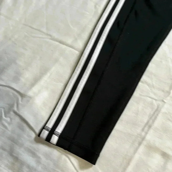 Adidas Aeroready black leggings with white stripes size small - Picture 2 of 6